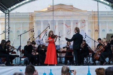 Проект "Скрипка на Невском" сыгает на площади Искусств 9, 15, 22 и 23 июля